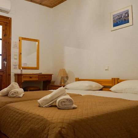 Soula Rooms Kini Exterior photo