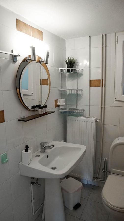 Soula Rooms Kini Exterior photo