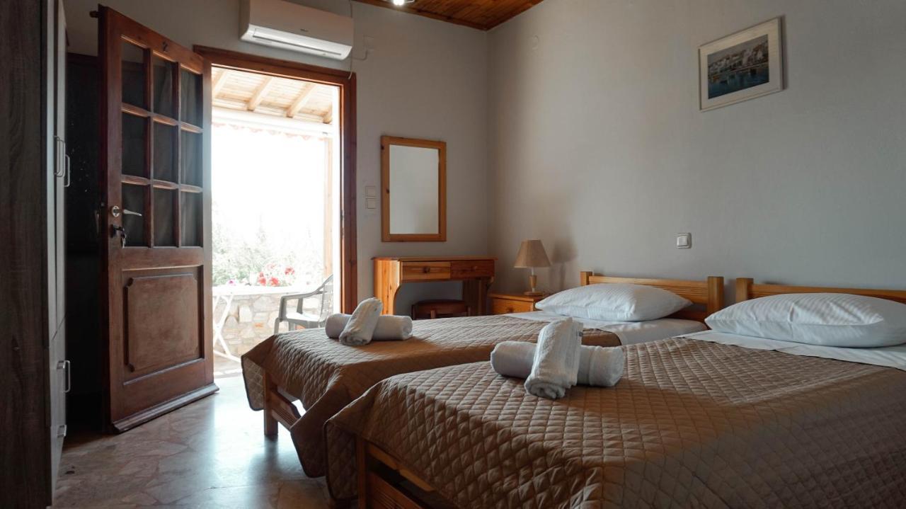 Soula Rooms Kini Exterior photo