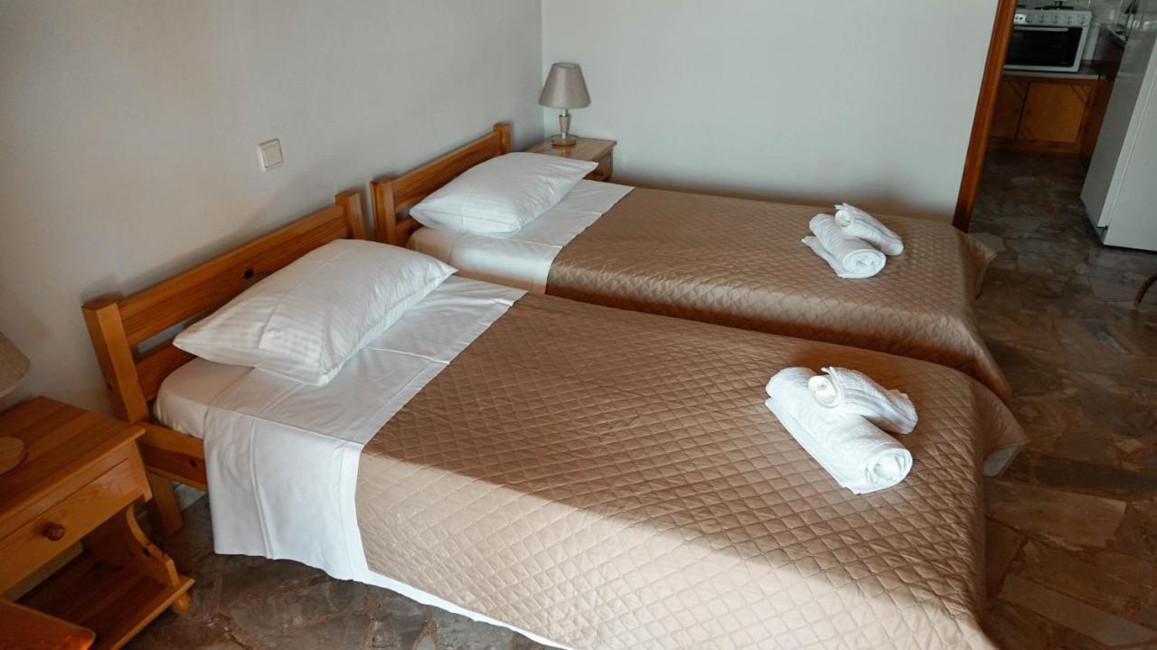 Soula Rooms Kini Exterior photo