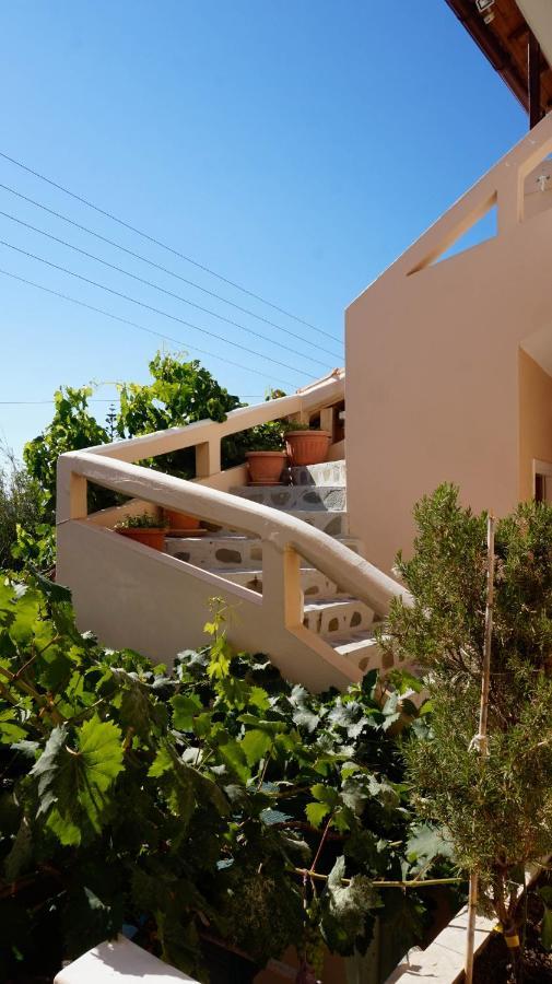Soula Rooms Kini Exterior photo