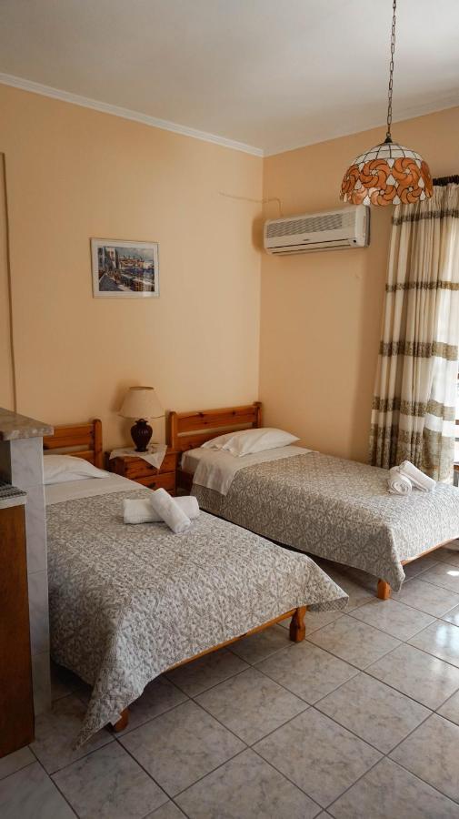 Soula Rooms Kini Exterior photo
