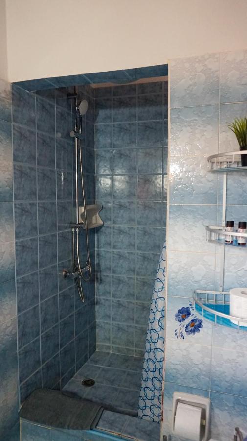 Soula Rooms Kini Exterior photo